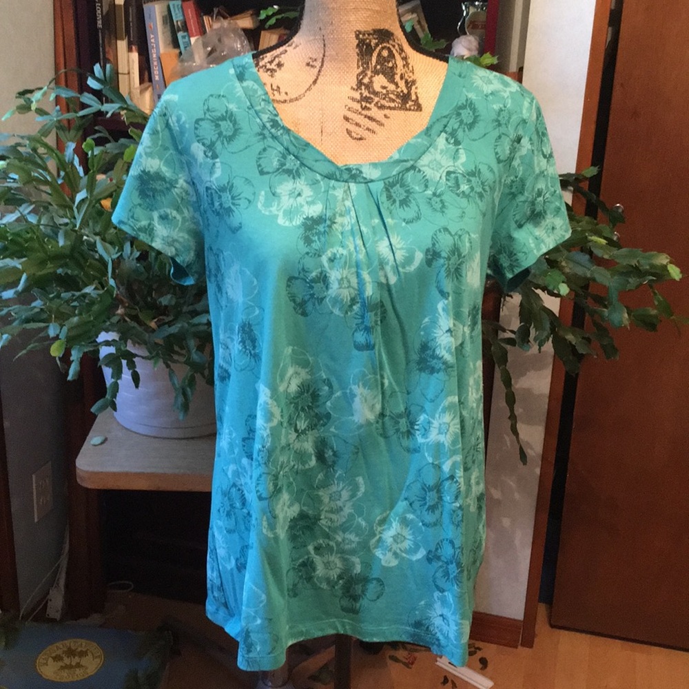Sonoma Life and Style top. Size large.